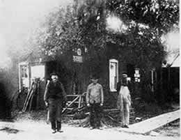 1910 photo of Fred Pries blacksmith shop